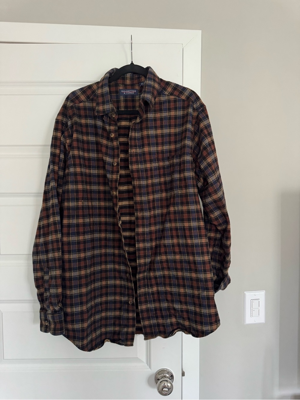 Roundtree & Yorke Brown and Blue Plaid Button-Down Shirt